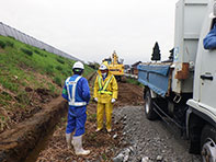 東海北陸道-地下排水溝、油水分離槽型枠工