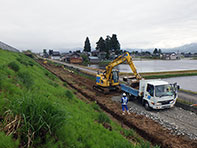 東海北陸道-地下排水溝、油水分離槽型枠工